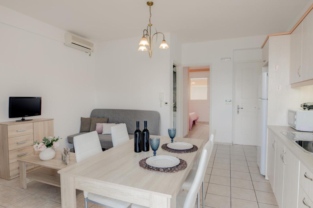 Sugar Blue - Apartments On The Beach Agios Vasilios  Bagian luar foto